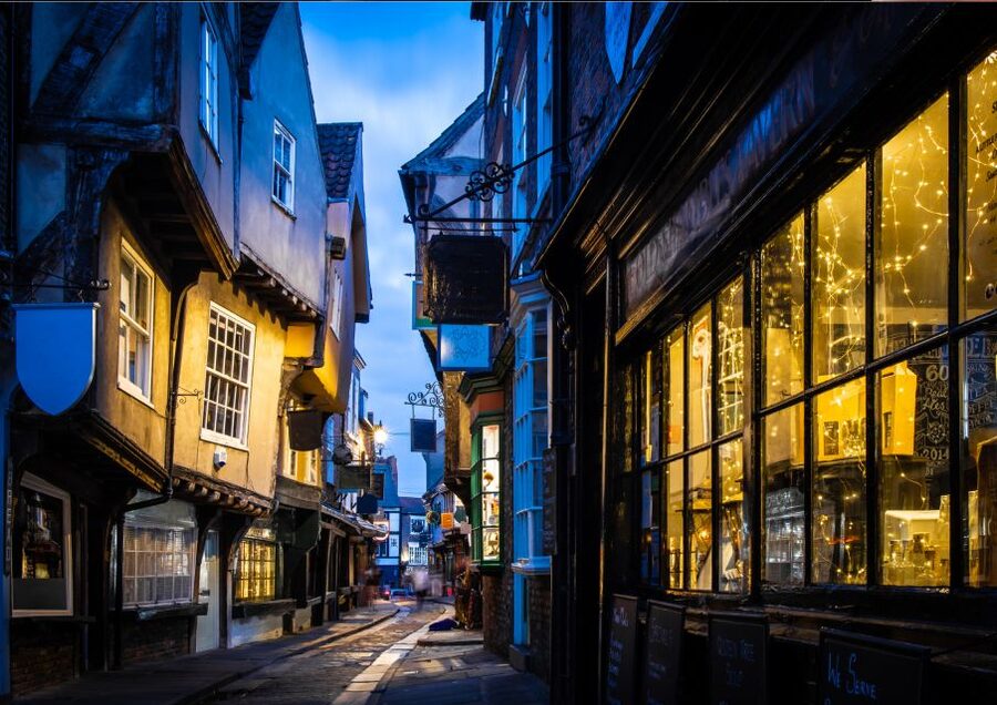 York: Witches and History Old Town Walking Tour - Meeting a witch at Whip-Ma-Whop-Ma-Gate